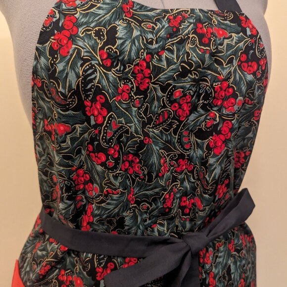 NWT Handmade Reversible Apron - Christmas holly and red grain - One Size - OOAK - Picture 2 of 4
